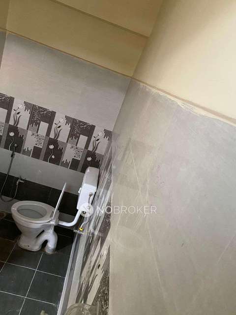 4+ BHK Flat In  G.radha For Sale  In Puppalguda