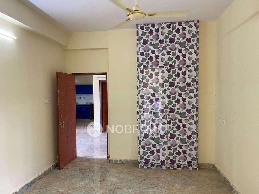 4+ BHK Flat In  G.radha For Sale  In Puppalguda