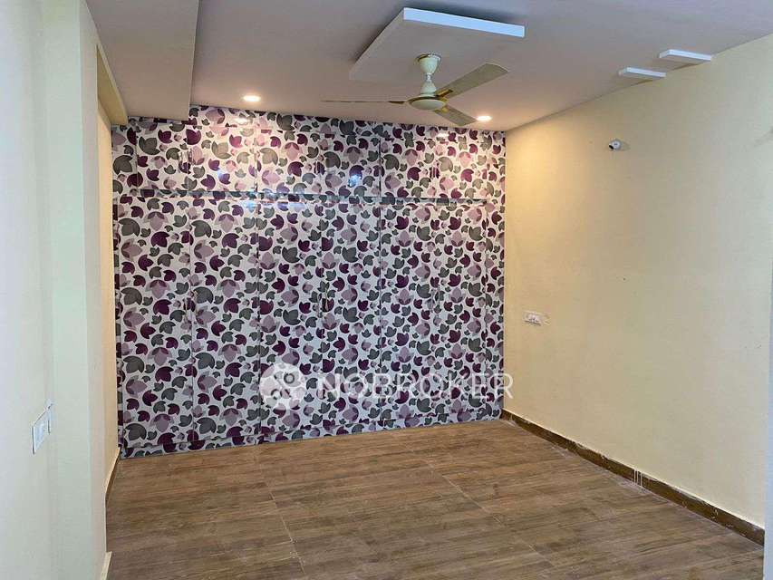 4+ BHK Flat In  G.radha For Sale  In Puppalguda