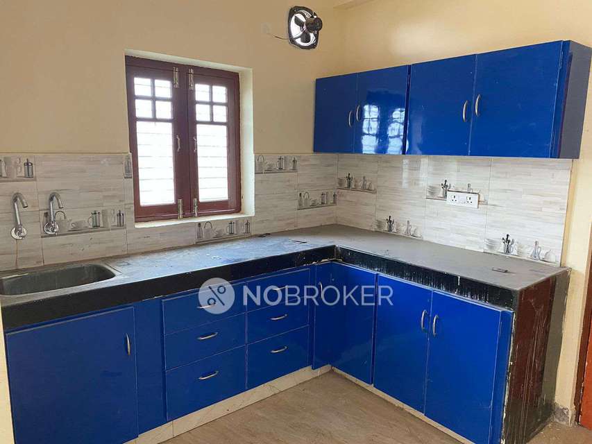 4+ BHK Flat In  G.radha For Sale  In Puppalguda