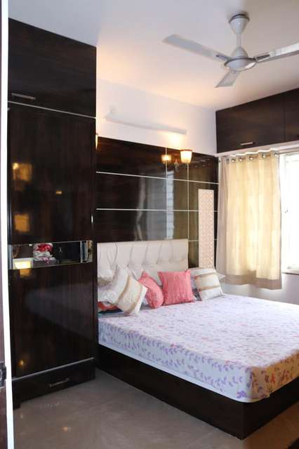 Single Room for Female In 2 BHK  In Venkatesh Graffiti Elan In  Keshav Nagar, 
