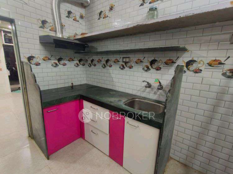 1 RK House for Rent  In Maqsood Chawl