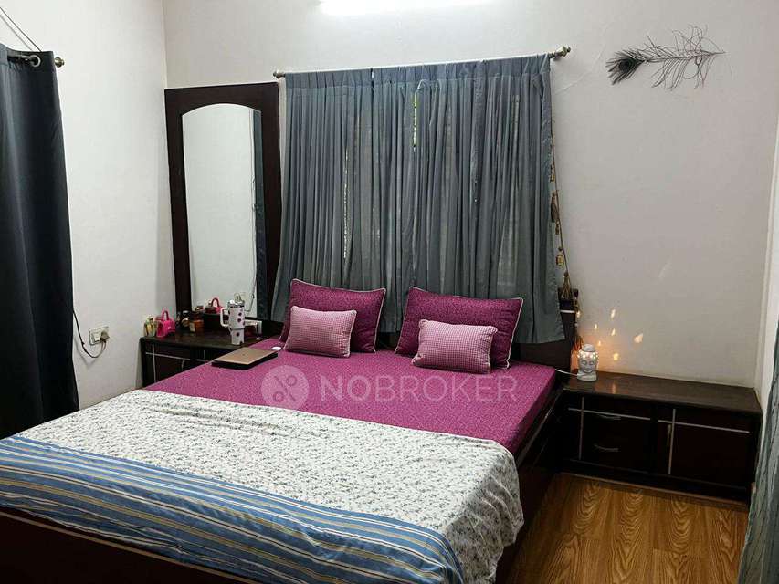 Single Room for Female In 3 BHK  In Kristal Tiara Villas In Bellandur
