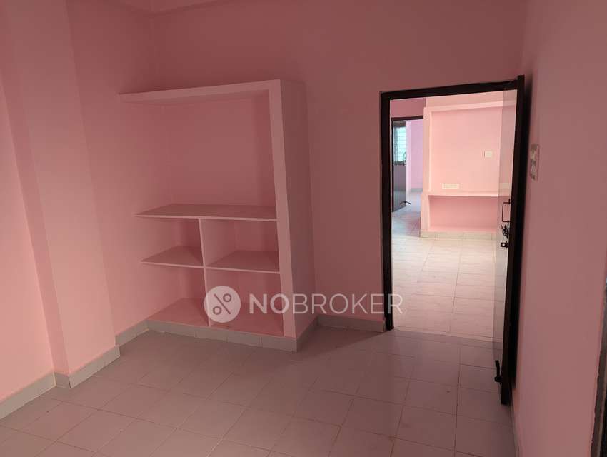 2 BHK Flat In Sai Rajani Apartments, Defence Colony, Sainikpuri For Sale  In Abhi Tiffins