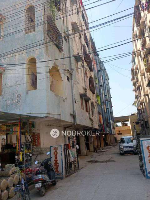 1 BHK Flat In Sai Teja Apartment  For Sale  In Serilingampalle