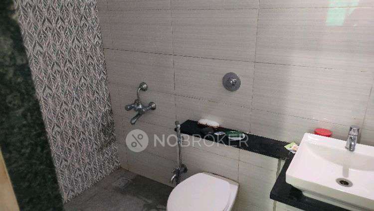 Shared Room for Male In 2 BHK  In Kohinoor Sapphire 2 In Tathawade