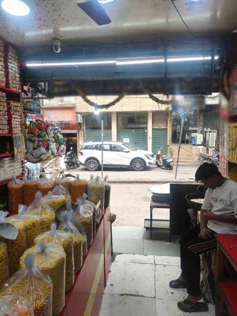 Shop in No. 5, Metro Station Gate, 2507, Hudson Ln, Hudson Lane, Gtb Nagar, Delhi, 110009, India, Delhi for Rent 
