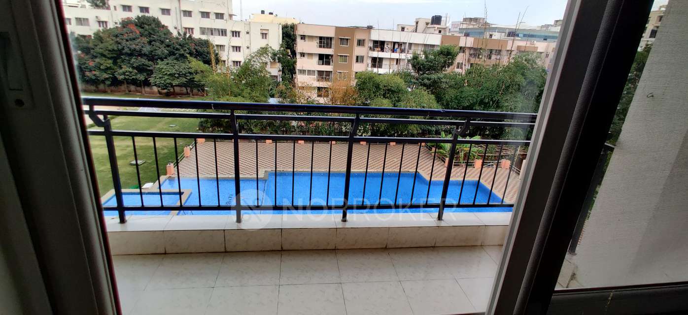 Single Room for Female In 3 BHK  In Akme Encore In Akme Encore