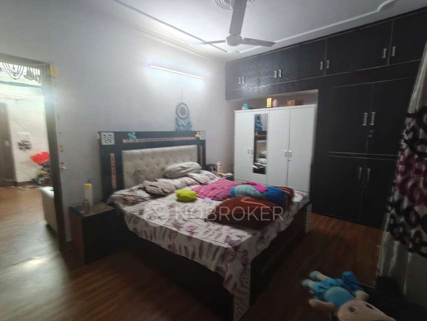 2 BHK Flat For Sale  In Sri Niwaspuri