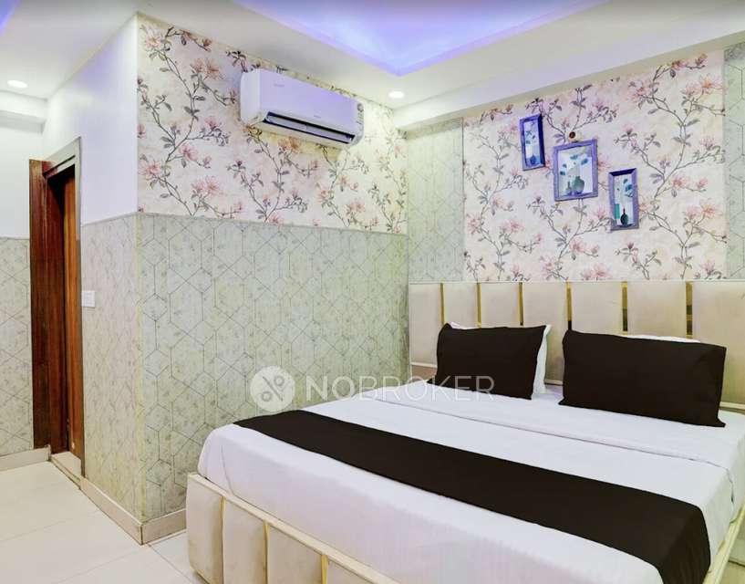 PG for Boys in Sector-63a