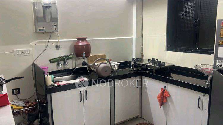 PG for Girls in Kaypee Plaza Apartment