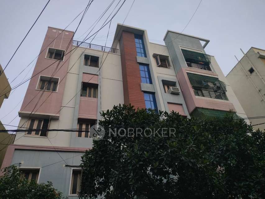 Shared Room for  In 3 BHK  In Seven Hulls In Kokapet