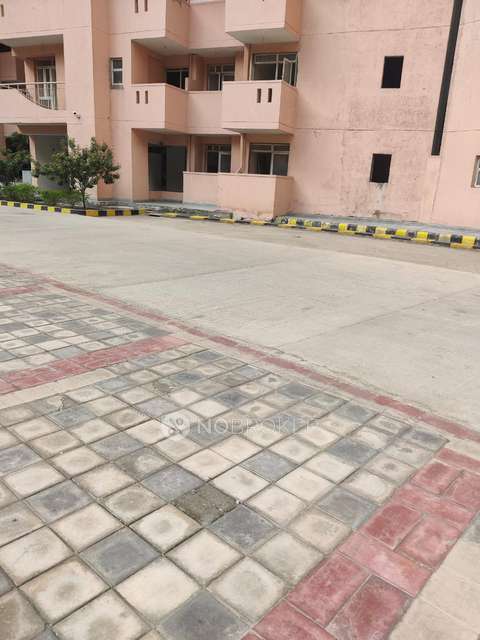 2 BHK Flat In Logix Neo World, Sector 150 For Sale  In Sector 150