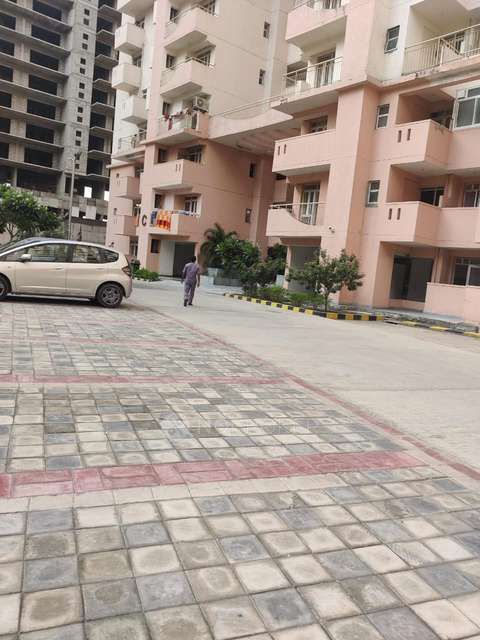 2 BHK Flat In Logix Neo World, Sector 150 For Sale  In Sector 150