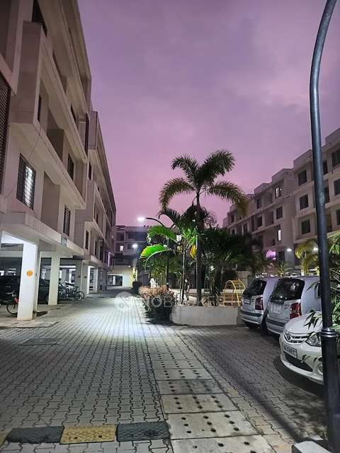 Single Room for Male In 2 BHK  In Lilium Gardenia In Rk Hegde Nagar,