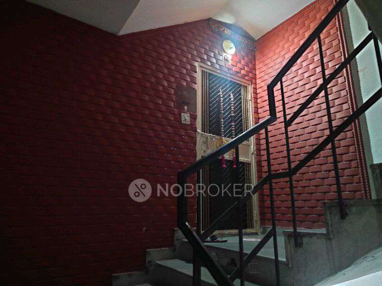 2 BHK Flat In Shree Awas Apartments for Rent  In Sector 18