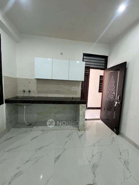 1 BHK House for Rent  In Sector 5