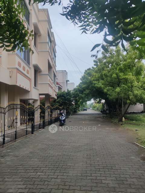 2 BHK Flat In Pratham Apartment  For Sale  In Pallikaranai