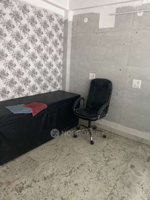 1 RK Flat for Rent  In Sector 62a