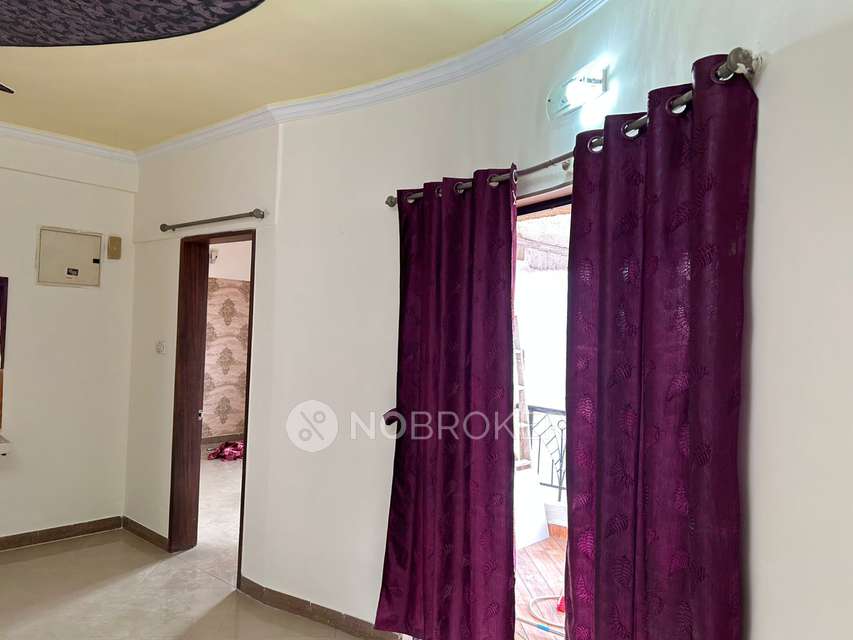 2 BHK Flat In Magarpatta Jasminium, Hadapsar, Pune for Rent  In Hadapsar, Pune