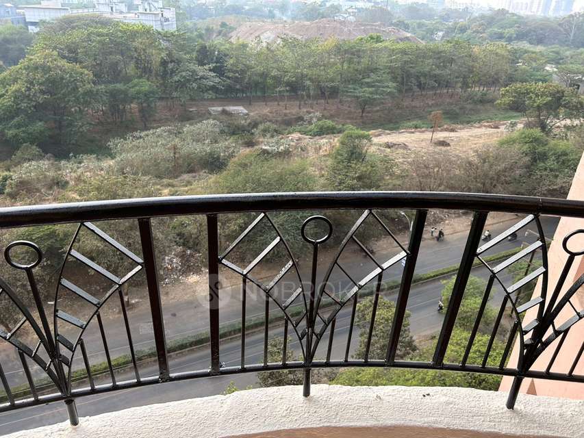 2 BHK Flat In Magarpatta Jasminium, Hadapsar, Pune for Rent  In Hadapsar, Pune