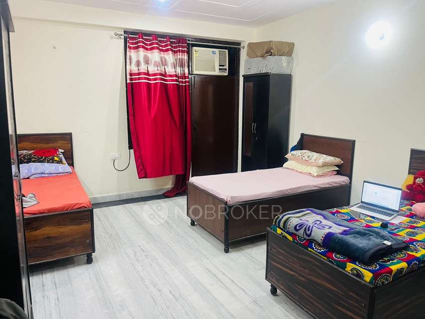 PG for Girls in Near, Metro Station Road