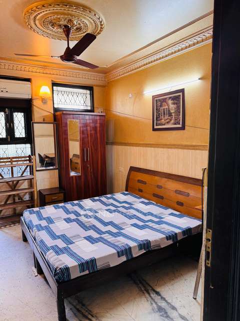 PG for Girls in Shalimar Bagh