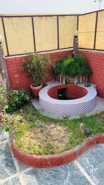 PG for Girls in Shalimar Bagh