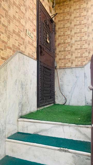 PG for Girls in Shalimar Bagh