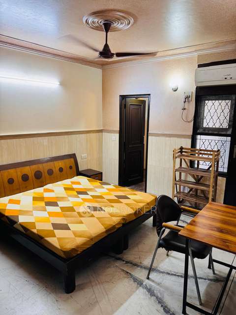 PG for Girls in Shalimar Bagh