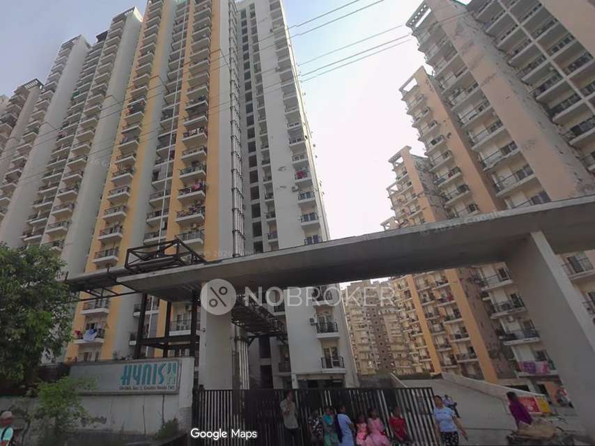 Single Room for Female In 3 BHK  In Panchsheel Hynish In Sector 1 