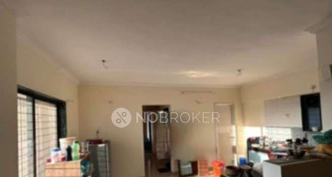 Shared Room for Female In 2 BHK  In Apartment In Vishal Nagar