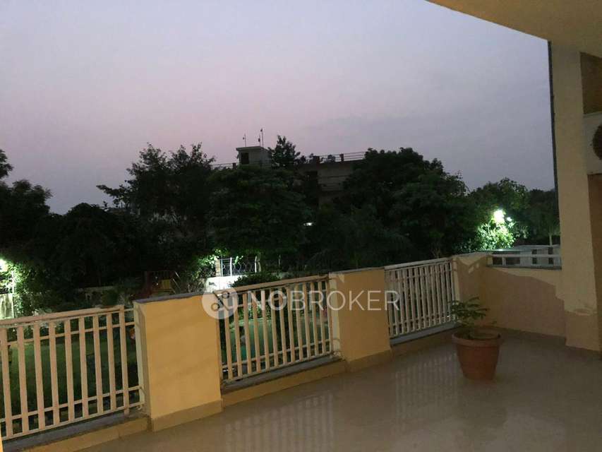 4 BHK Flat In Emerald Green for Rent  In  Sector 52