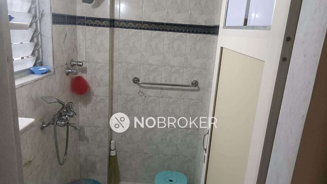 2 BHK Flat In Amrut Kanchan Chs For Sale  In Kandivali East