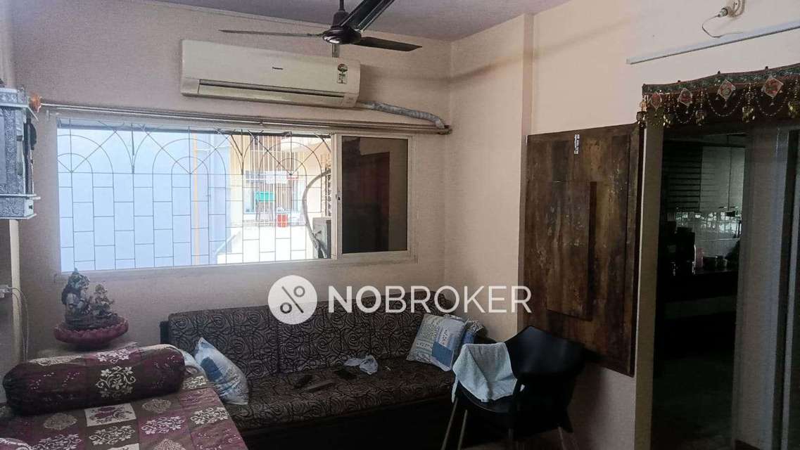 2 BHK Flat In Amrut Kanchan Chs For Sale  In Kandivali East