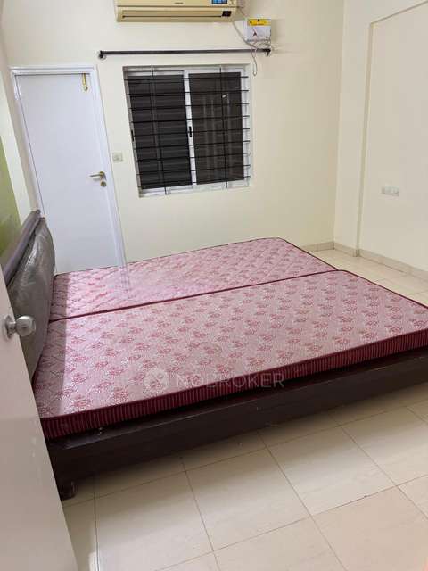 2 BHK Flat In Dsr Krishna Royale, Gandhi Nagar, Bangalore For Sale  In Marathahalli