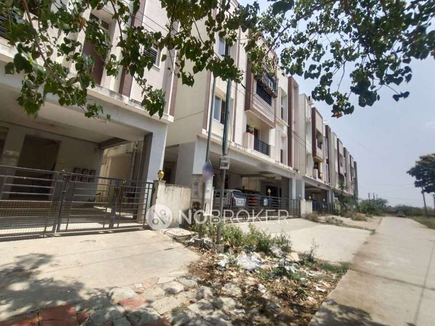 Shared Room for Male In 2 BHK  In Agni Sri Lakshmi  In Mudichur