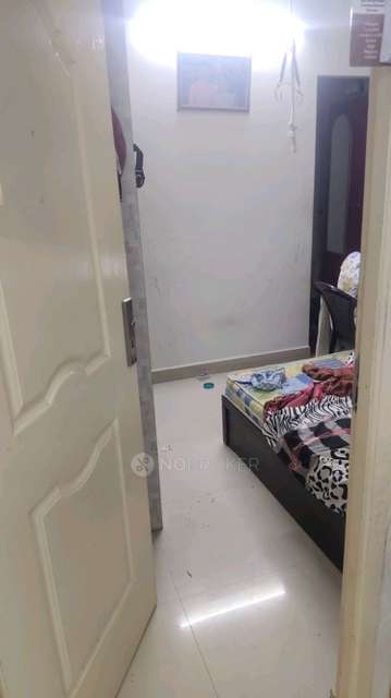 2 BHK Flat In Nest Apartment For Sale  In Sholinganallur