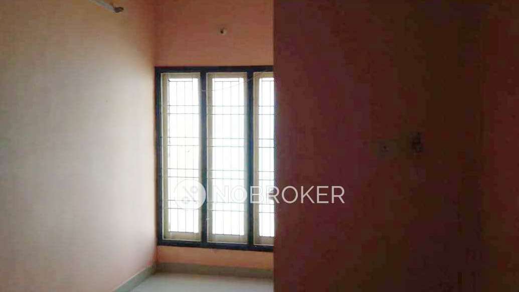 Shared Room for Female In 2 BHK  In Kovilambakkam
