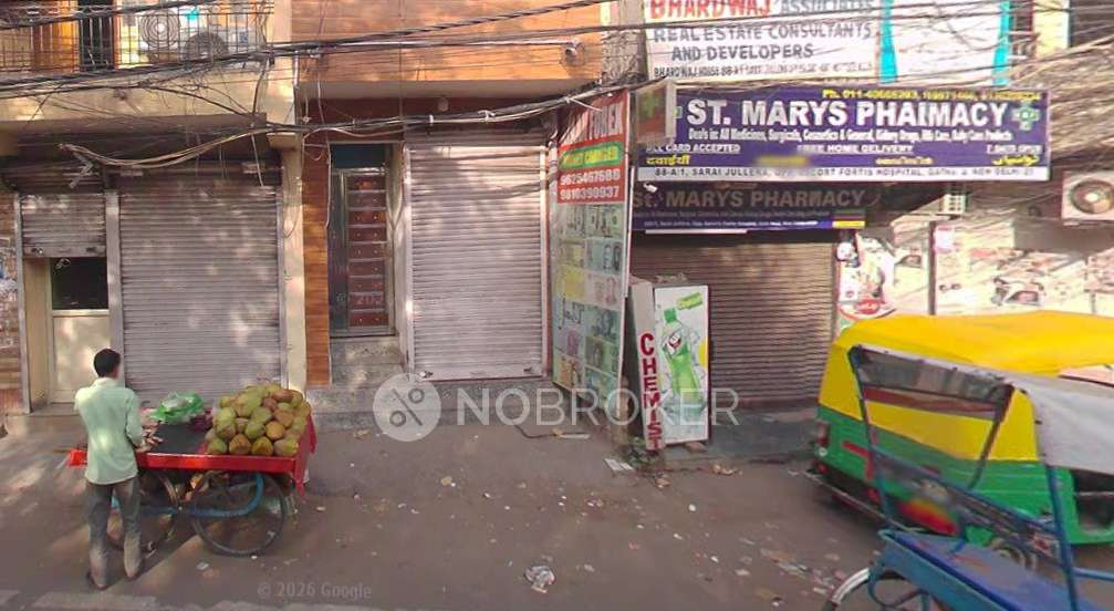 Shop in New Friends Colony , Delhi for Rent 