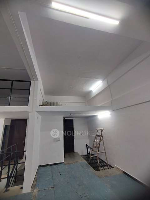 Shop in Lower Parel West, Mumbai for Rent