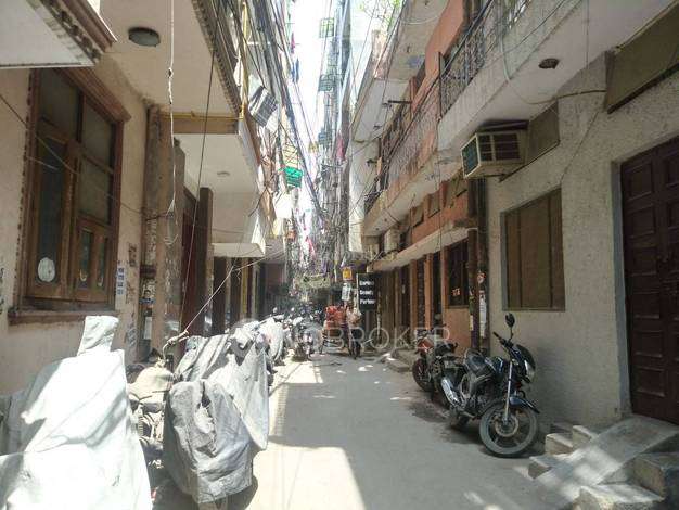 Shared Room for Male In 1 BHK  In Goindpuri In 4205, Govindpuri, New Delhi, Delhi 110019, India