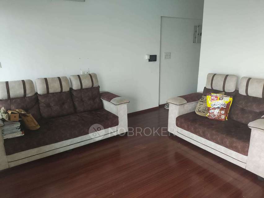 Single Room for Male In 4+ BHK  In Apartment In Hadapsar