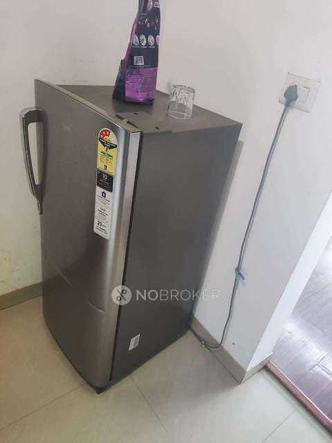 Single Room for Male In 4+ BHK  In Apartment In Hadapsar