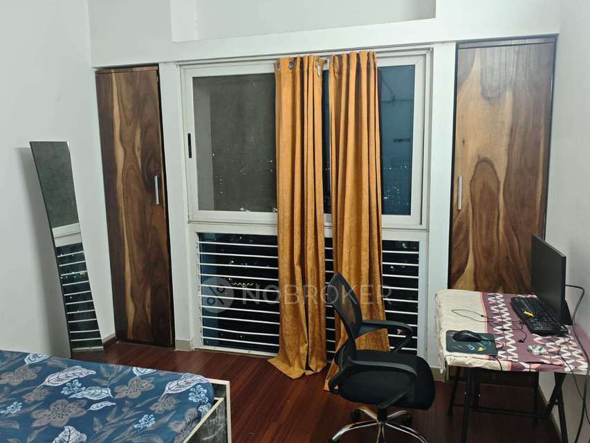 Single Room for Male In 4+ BHK  In Apartment In Hadapsar