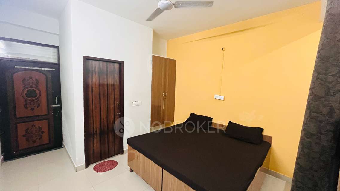 PG for Anyone in Noble Enclave Rd