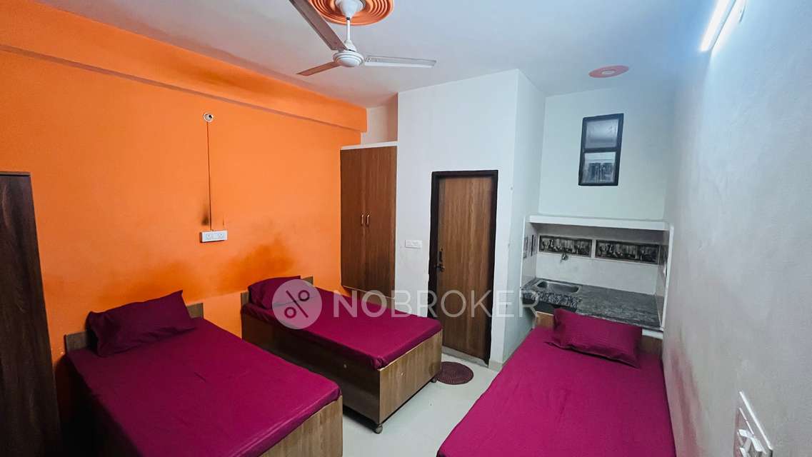 PG for Anyone in Noble Enclave Rd