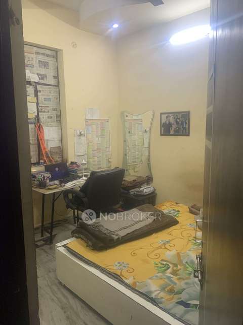 Shared Room for Male In 2 BHK  In Nirman Vihar