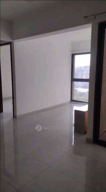 2 BHK Flat In Mantra Mirari for Rent  In Mundhwa