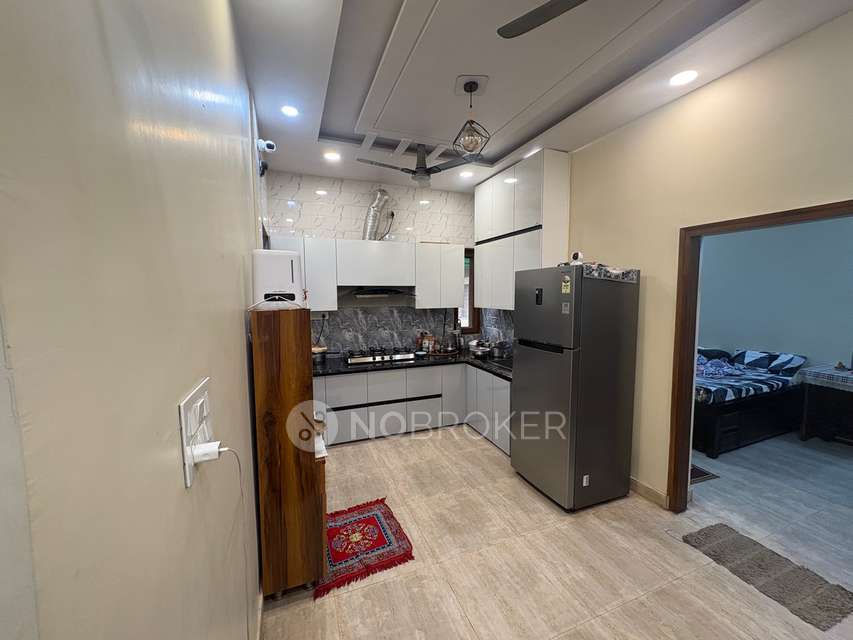 2 BHK Flat In Metro Apartment for Rent  In Jahangirpuri